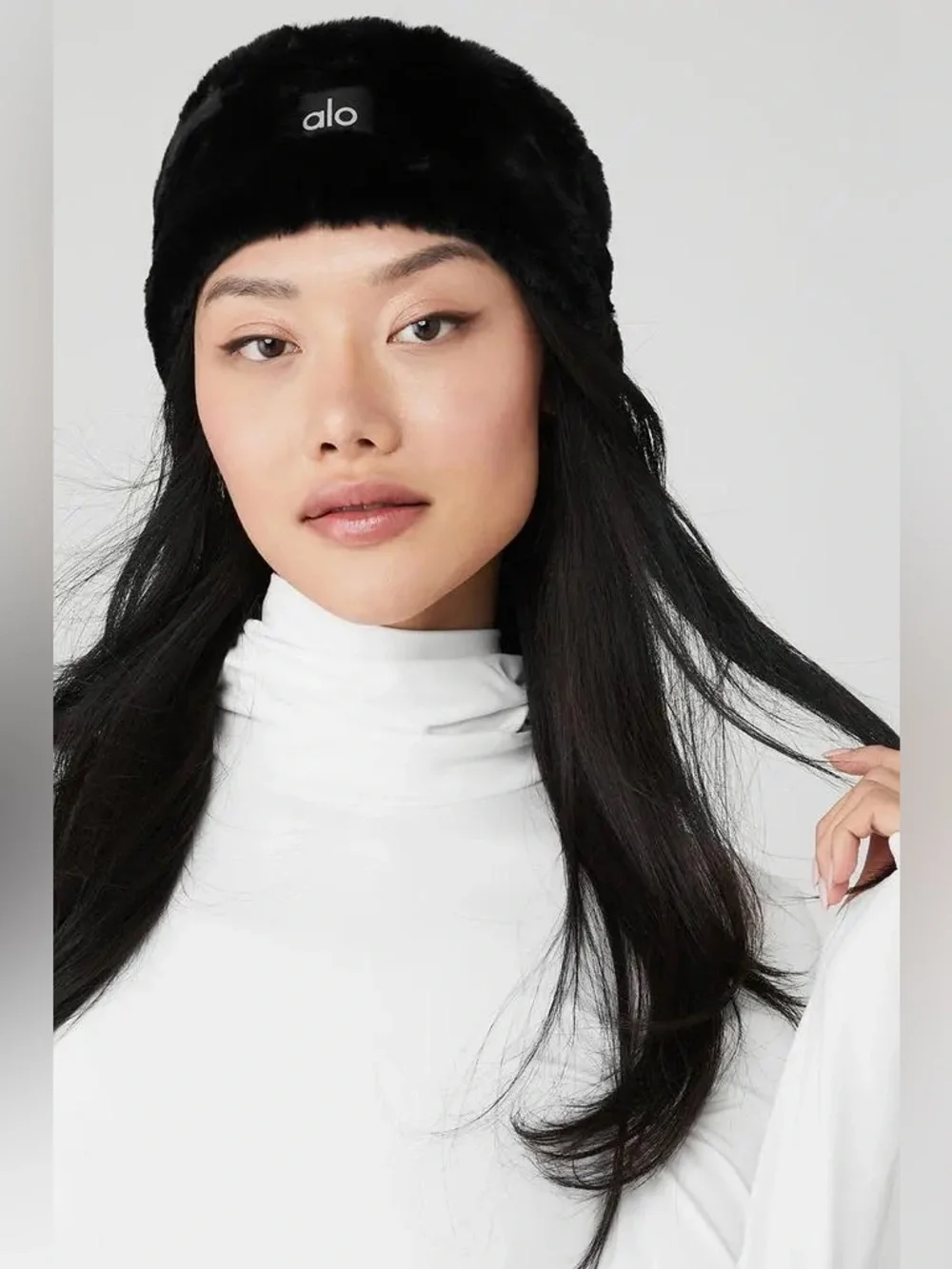 ALO YOGA | ✨NWOT✨ Faux Fur Ear Warmers in Black